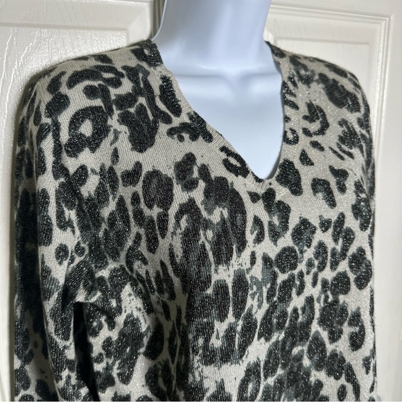 Susan Graver Black and White Leopard Print Long Sleeve Top - Picture 5 of 11